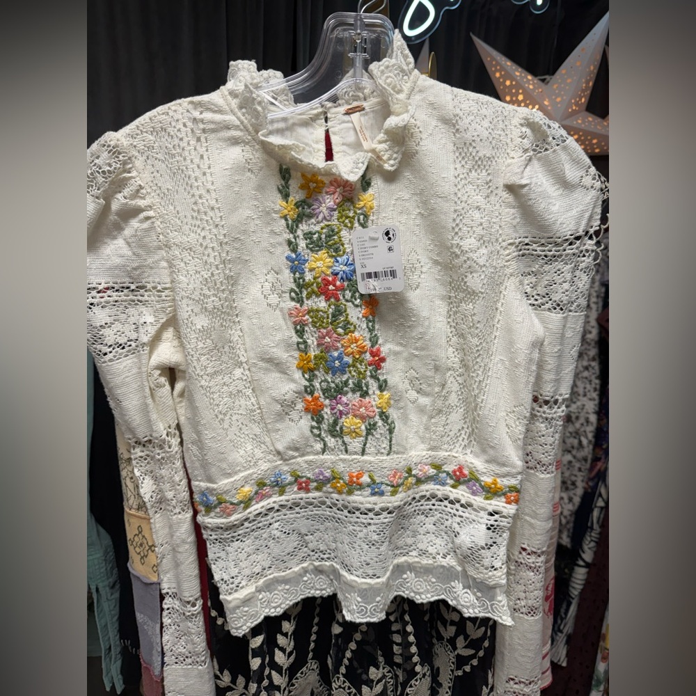 NWOT Free People Garden Grace Embroidered Top- Ivory Combo - Picture 6 of 8